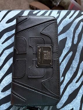 Loungefly Black Justice League Bat Zip Wallet